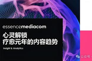 ?心情不佳！拉波尔塔与球迷合影后上车离开，全程表情严肃